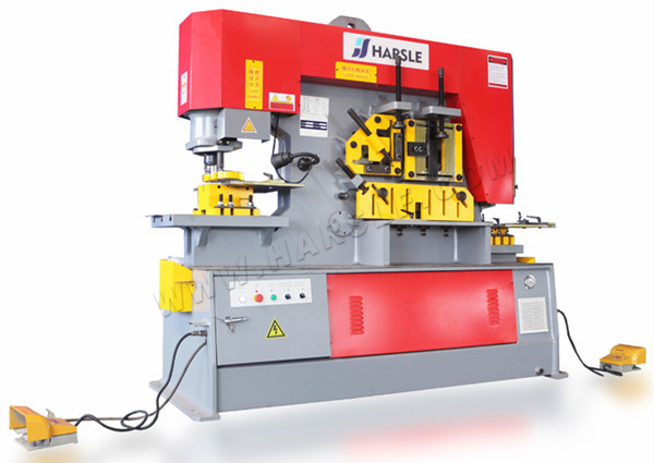 Machine de ferronnerie hydraulique