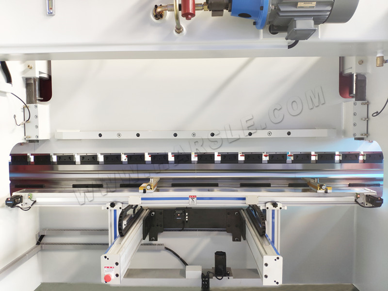 presse plieuse CNC